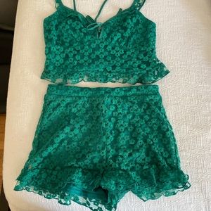 Lulu’s green two piece outfit
